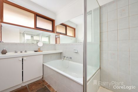 Property photo of 12 Elandra Way Cranbourne West VIC 3977