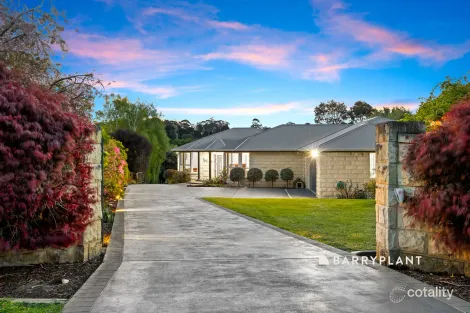 Property photo of 17 Canterbury Close Drouin VIC 3818