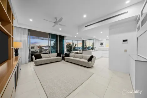 Property photo of 303/252 Hedges Avenue Mermaid Beach QLD 4218