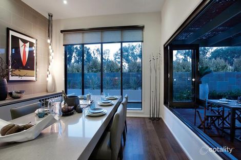 Property photo of 11 Freshwater Crescent Wantirna South VIC 3152