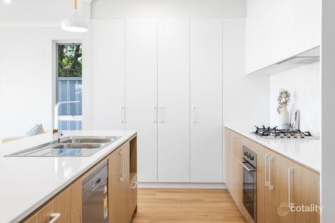 5a Oliphant Ave, Oaklands Park, SA 5046