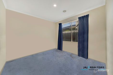 Property photo of 23 Robinswood Parade Narre Warren South VIC 3805