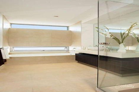 Property photo of 18/30-32 Docker Street Elwood VIC 3184