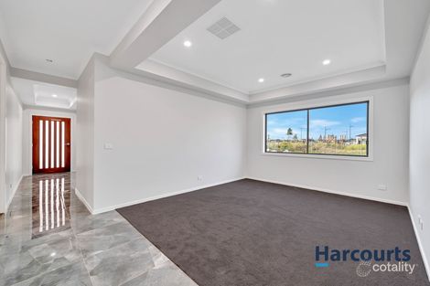 13 Bellerive Cres, Strathtulloh, VIC 3338