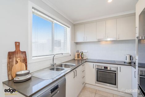 25/11 Castan St, Coombs, ACT 2611