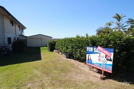 Property photo of 19 Rehbein Avenue Qunaba QLD 4670