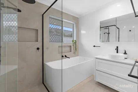 Property photo of 92 Cassowary Drive Burleigh Waters QLD 4220