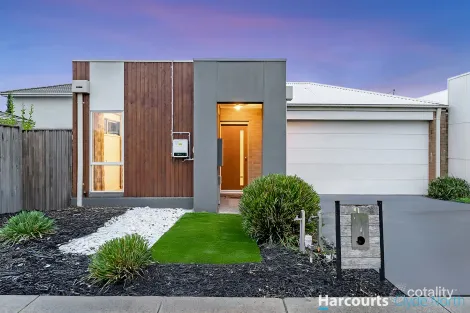 14 Saloon Cct, Clyde North, VIC 3978