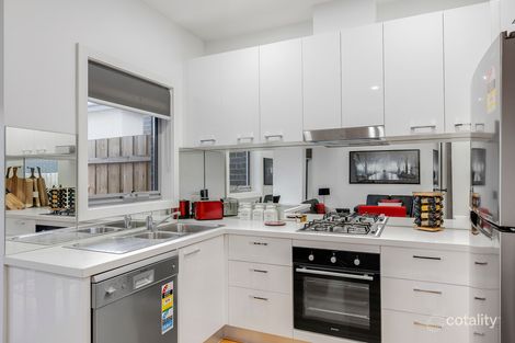 Property photo of 6 Armadale Place Hillside VIC 3037