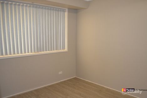 Property photo of 15 Emilia Close Rosemeadow NSW 2560