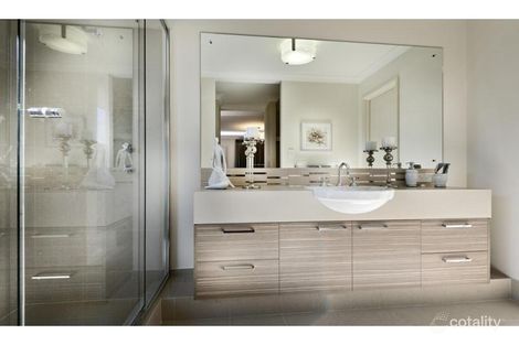 Property photo of 21 Lavinia Crescent Secret Harbour WA 6173