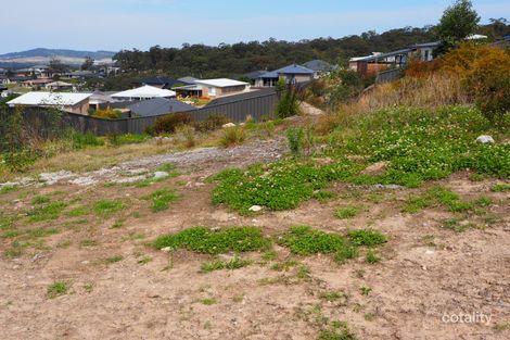 60 Floresta Cres, Cameron Park, NSW 2285