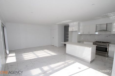 Property photo of 27 William Maker Drive Orange NSW 2800
