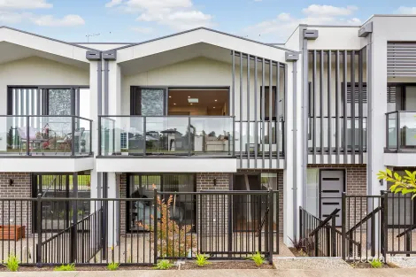 5 CREEKVIEW WAY, CRANBOURNE WEST, VIC 3977
