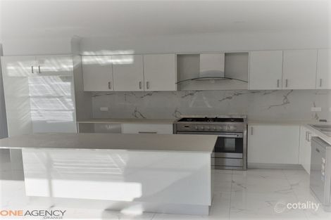 Property photo of 27 William Maker Drive Orange NSW 2800