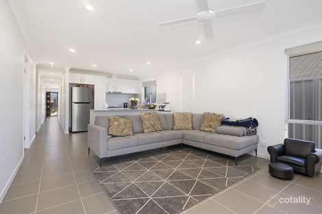 Property photo of 2/7 Croft Close Thornton NSW 2322