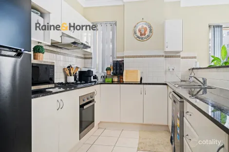 Property photo of 11/8-10 Browne Parade Warwick Farm NSW 2170