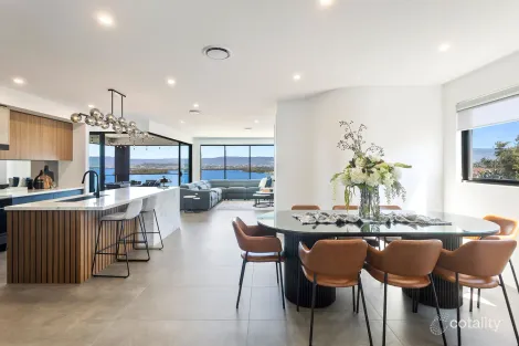 Property photo of 5 Arnold Crescent Lake Heights NSW 2502