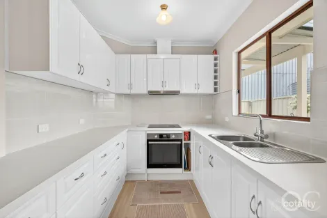 Property photo of 2/31 Philip Avenue Victor Harbor SA 5211