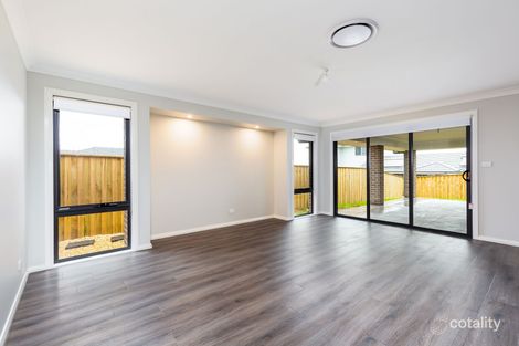Property photo of 30 Mirug Crescent Fletcher NSW 2287