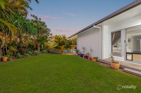 Property photo of 19 Satinwood Place Palm Beach QLD 4221