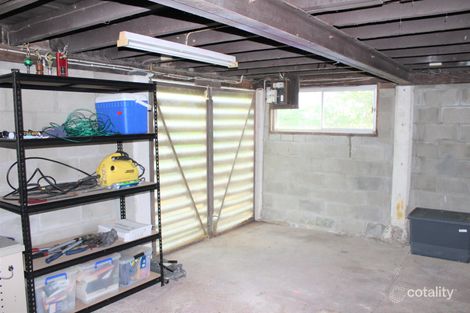 Property photo of 8 Cobbity Crescent Arana Hills QLD 4054