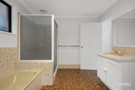 Property photo of 122-124 Bank Street Howlong NSW 2643