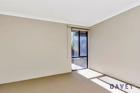 Property photo of 4 Gipsy Court Beldon WA 6027