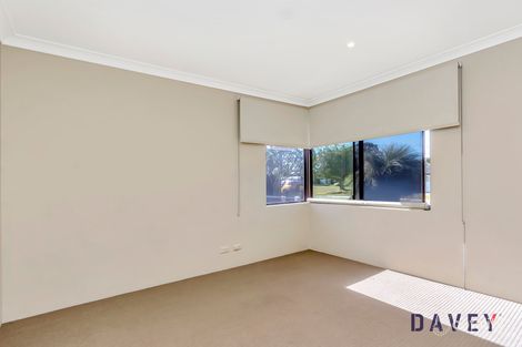 Property photo of 4 Gipsy Court Beldon WA 6027