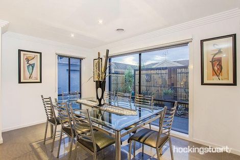 Property photo of 21 Ranmore Grove Caroline Springs VIC 3023
