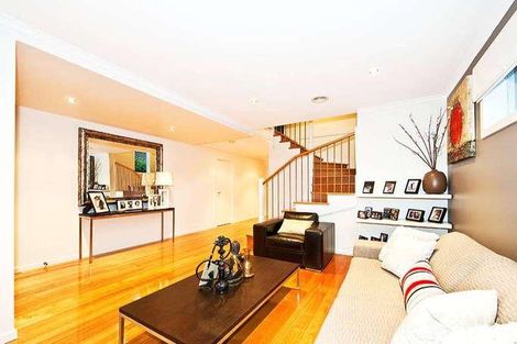 Property photo of 21 Heritage Court Macleod VIC 3085