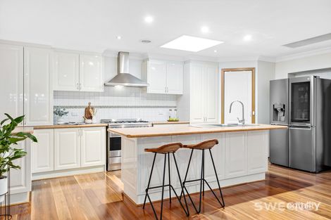 Property photo of 2 Cheasley Place Altona Meadows VIC 3028