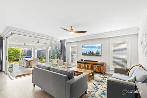 Property photo of 21 Saddleback Crescent Stream Hill NSW 2526