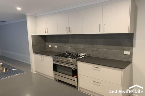 Property photo of 18 Tweed Road Clyde North VIC 3978