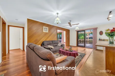 Property photo of 4 Tench Rise Endeavour Hills VIC 3802