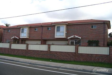 Property photo of 1/4-38 Roberts Road Greenacre NSW 2190