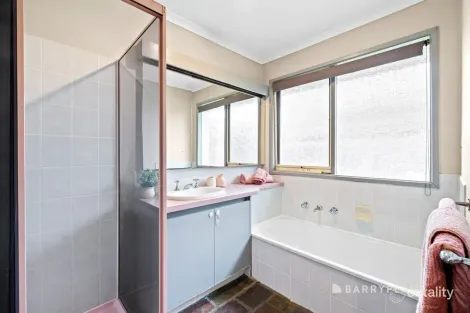 Property photo of 29 Charlotte Road Mill Park VIC 3082