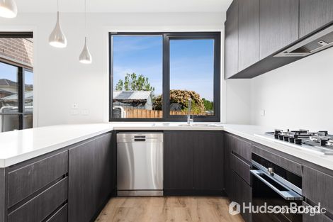 Property photo of 2/42 Worthing Avenue Doncaster East VIC 3109