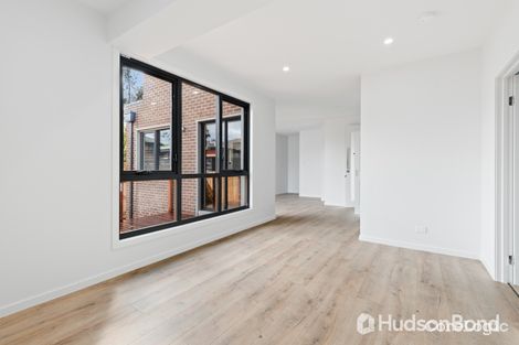 Property photo of 2/42 Worthing Avenue Doncaster East VIC 3109