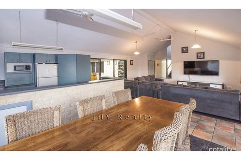 Property photo of 24 Spindrift Cove Quindalup WA 6281
