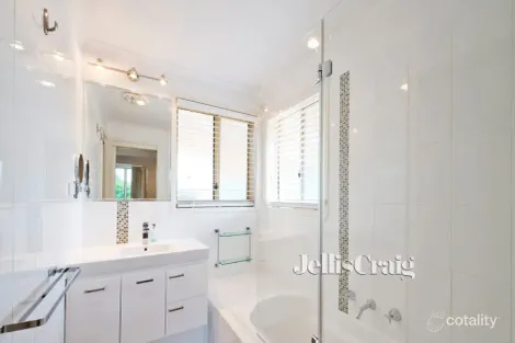 Property photo of 5 Jenna Close Greensborough VIC 3088