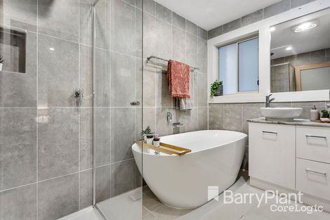 Property photo of 11 Larbert Road Mooroolbark VIC 3138