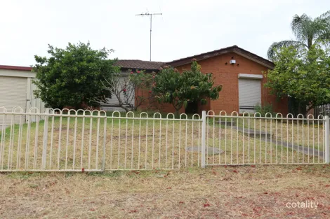 Property photo of 5 Jessica Place Rosemeadow NSW 2560