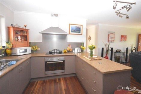 30 Thabeban St, Avenell Heights, QLD 4670