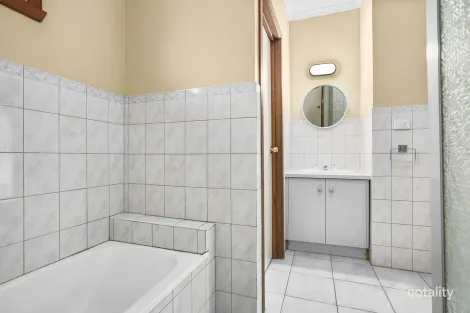 Property photo of 1/51 Koonawarra Street Clayton VIC 3168