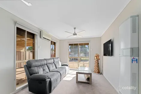 10 SONGLARK CRES, WERRIBEE, VIC 3030