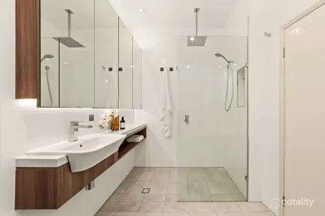 Property photo of 201/24 Macquarie Street Teneriffe QLD 4005