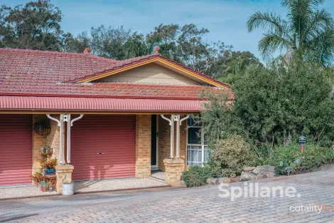 2/5 Blaxland Rd, Macquarie Hills, NSW 2285