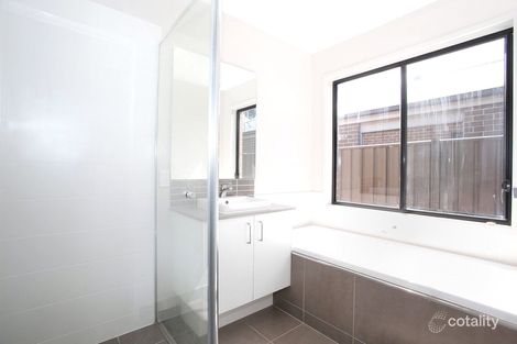 Property photo of 20 Cloverbank Drive Cranbourne East VIC 3977