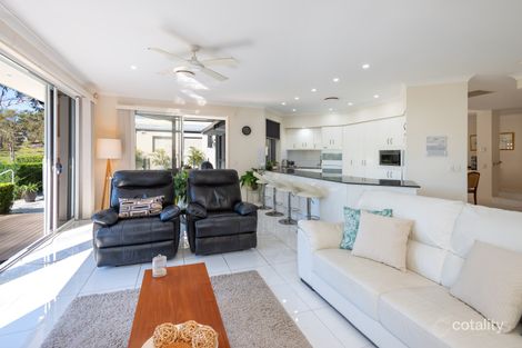 Property photo of 16 Canada Place Arundel QLD 4214